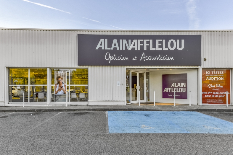 Opticien Afflelou PERTUIS ZAC St Martin Route d'Aix Parking